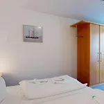 Strandnahe Fewo Mit Schwimmbad Im Haus, A Cappella 01 Im Binz,