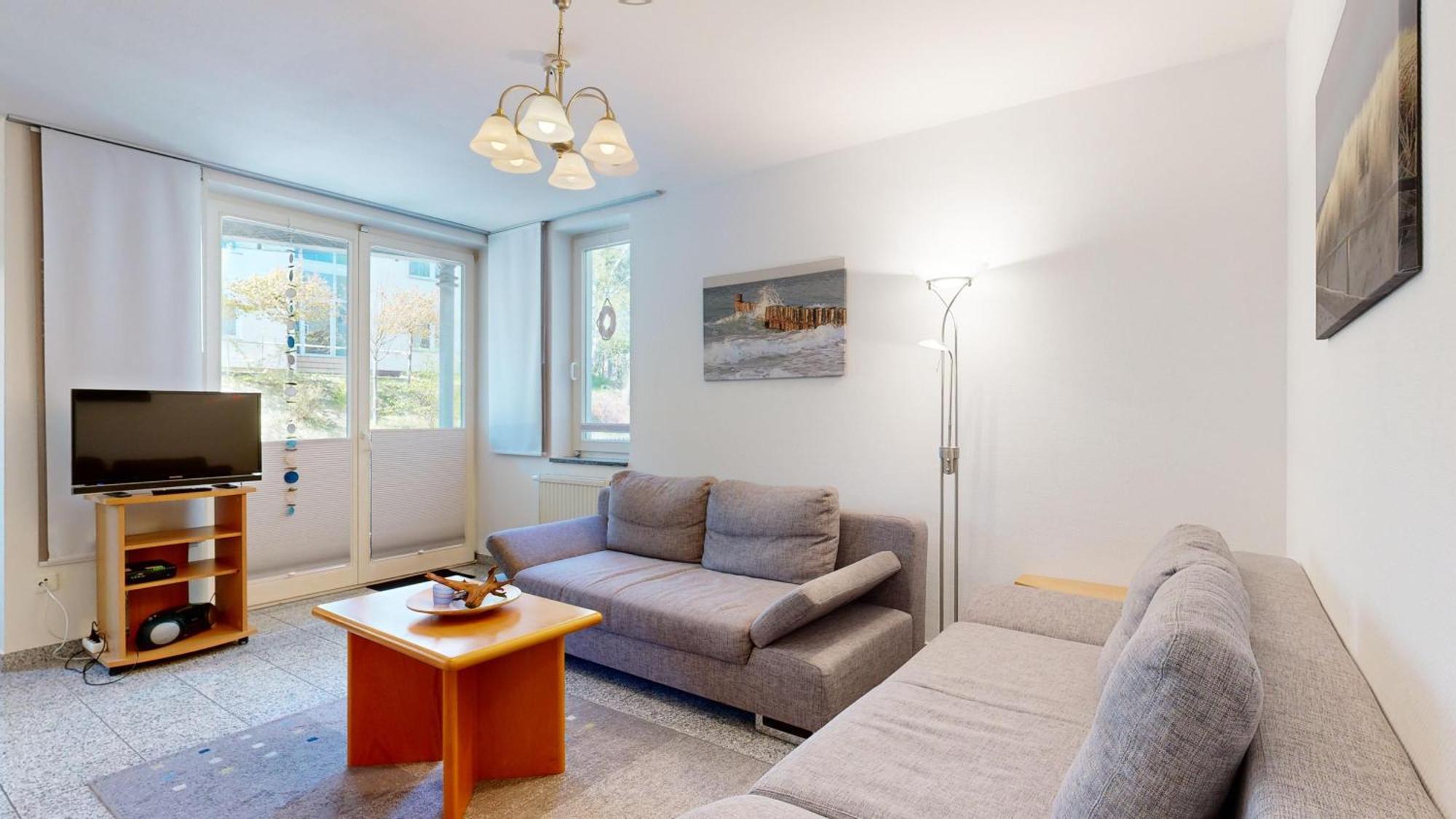 Strandnahe Mit Schwimmbad Im Haus, A Cappella 01 Im Binz, Apartment